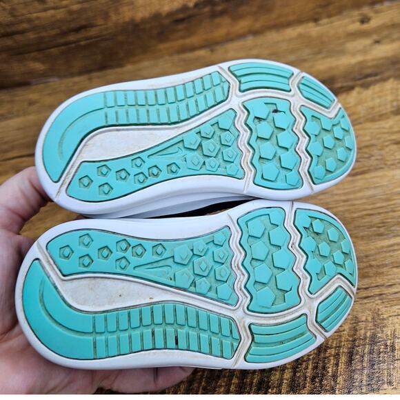 Nike Downshifter 9 Rebel Black hook loop sneaker sz 5 child - Picture 11 of 12